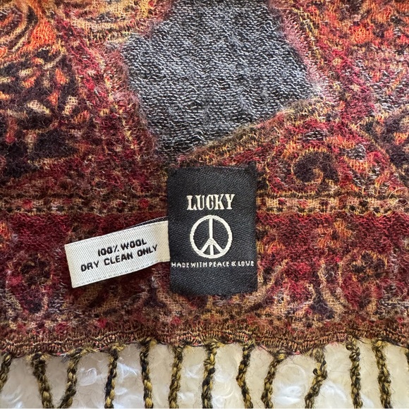 LUCKY BRAND Scarf 100% Wool Paisley Wrap Shawl Fringe Red Orange  23" x 72" Vtg - Picture 6 of 6
